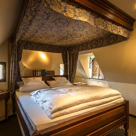 Burghotel Auf Schoenburg-2