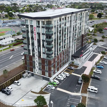 Ramada Suites By Wyndham Auckland Manukau Pacfic Centre-3