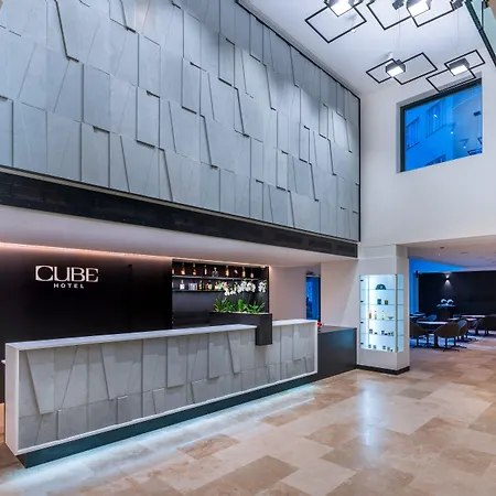 Hotel Cube Prague-3