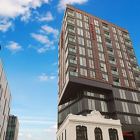 Ramada Suites By Wyndham Victoria Street West-2