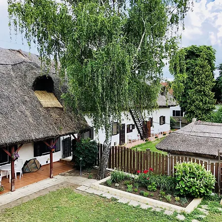 The Houses Of History - Anno 1830-3