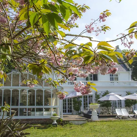 Cedar House Boutique B&B-3