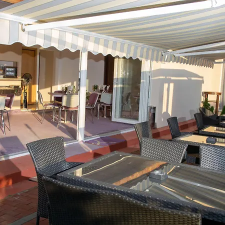 Amethyst House Therme & Bucharest Otopeni Airport-3