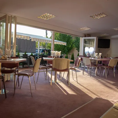 Amethyst House Therme & Bucharest Otopeni Airport-2