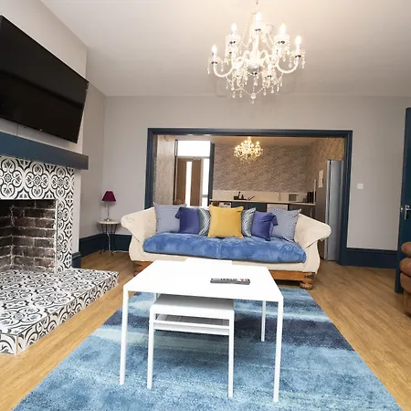 Stamford Guest House, 3 Min Walk To Southport Lord St, With Parking & Perfect Getaway-2
