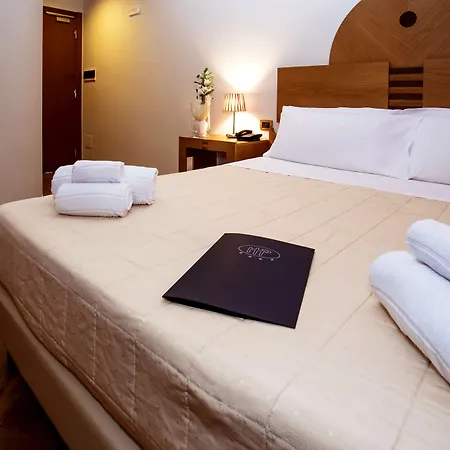 Hotel Penthouse-2