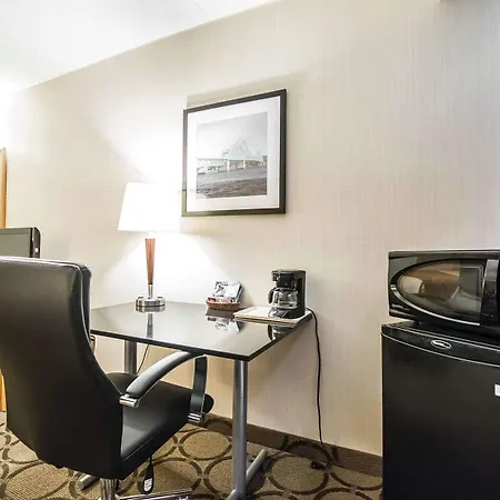 Clarion Pointe Campbellton-3