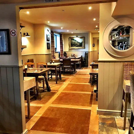 The Moon Inn At Stoney Middleton-3