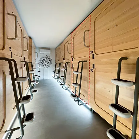 Airone Capsule Hotel-2