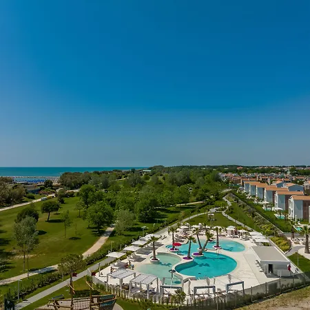 Pareus Beach Resort-2