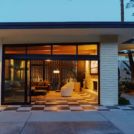 Azure Sky Hotel - Adults Only - A Town & Desert Boutique Hotel-2