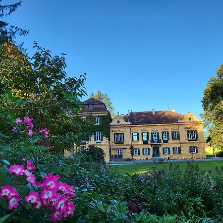 Palais Kneissl-2