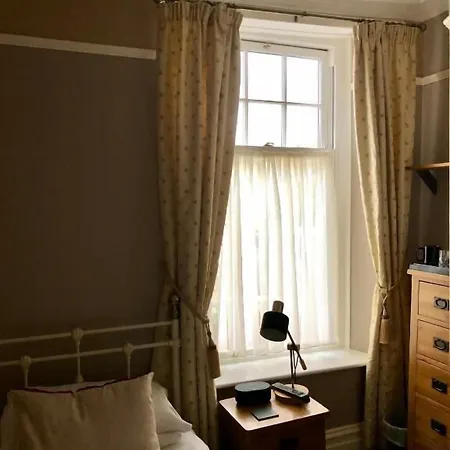 Glendale Guest House-2