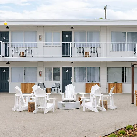 Kettle Valley Beach Resort-2