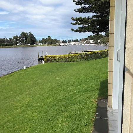 Douglas Riverside-3