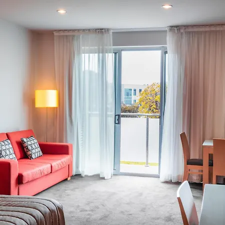 Lynbrook Hotel-2