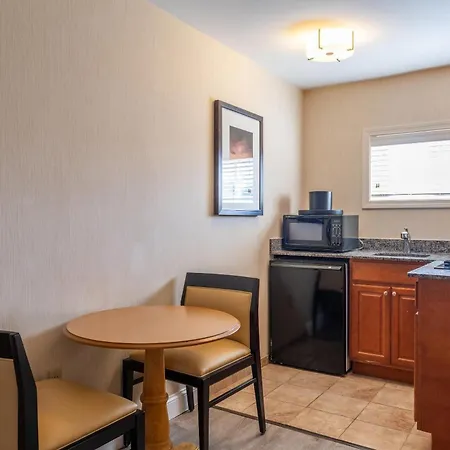 Port Inn And Suites Portsmouth, An Ascend Collection Hotel-3