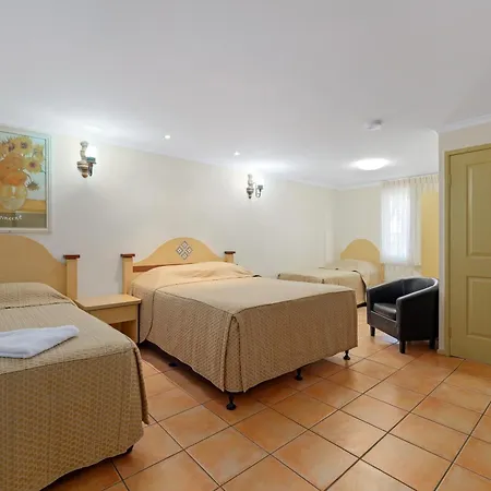 Villa Mirasol Motor Inn-3