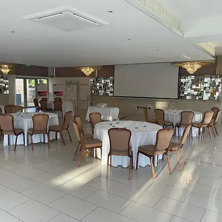 The Mansefield Hotel-2