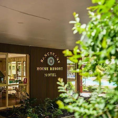 Sanctuary House Resort Motel-3
