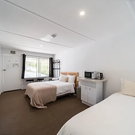 The Gatta Inn-2
