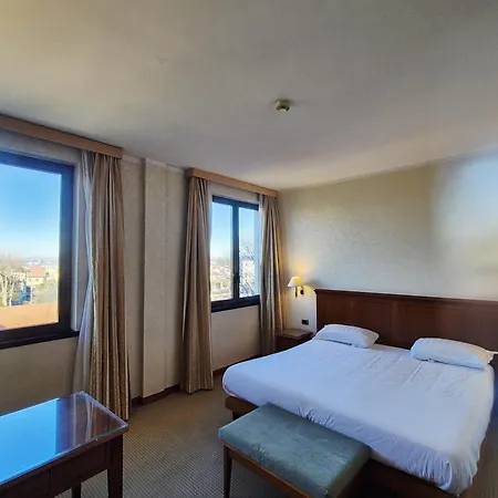 Hotel Excelsior Magenta-2