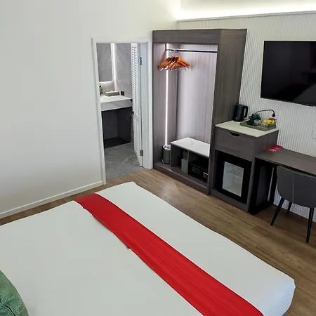 Ramada By Wyndham Cairns City Centre-2