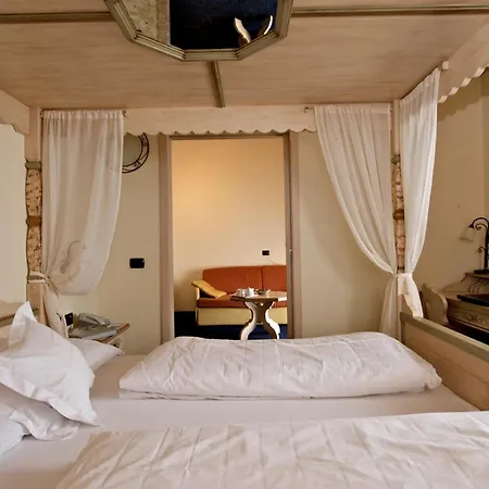 Hotel Touring-2