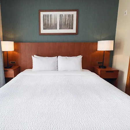 Sutton Place Hotel Revelstoke Mountain Resort-3