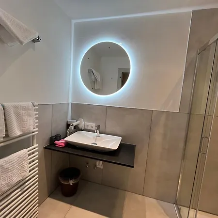 Landhotel Lindenhof-3