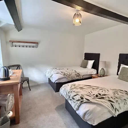 The Beacons Guest House-2