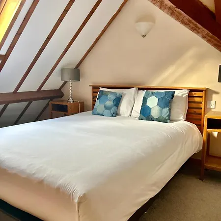 The Beacons Guest House-3