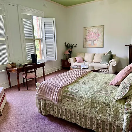 Penghana Bed And Breakfast-3