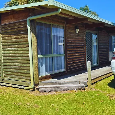 Lazy Acre Log Cabins-3