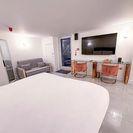 The Hadley Hotel-3