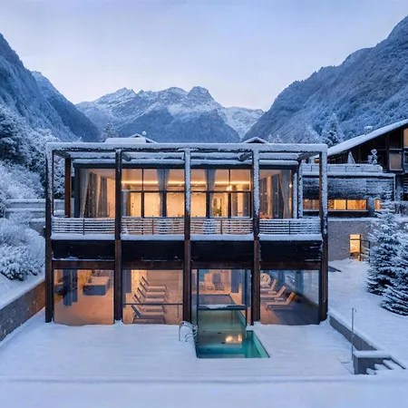 NH Collection Alagna Mirtillo Rosso-3