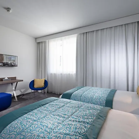 Golden Tulip Marseille Euromed-3