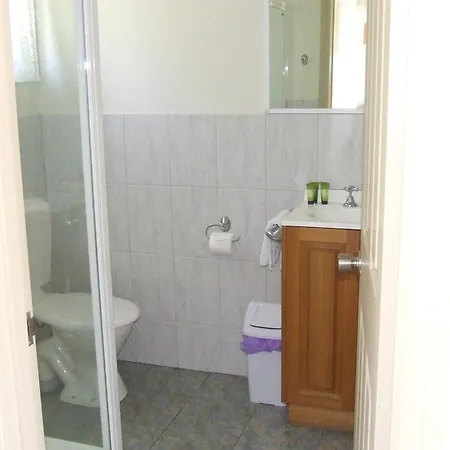 Queechy Motel-2