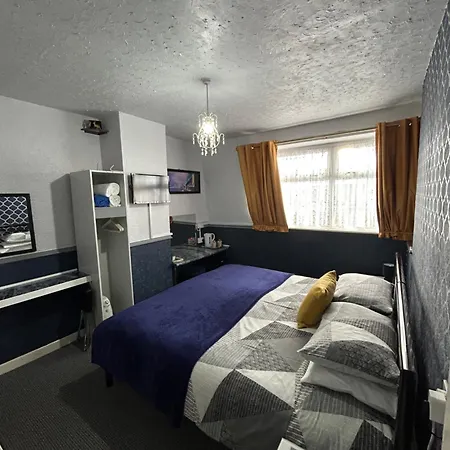 Hornby Villa B&B Couples & Families Only- Quiet Central Location- Near To Winter Gardens-2