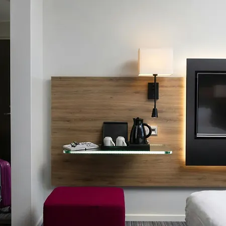 Moxy Southampton-2