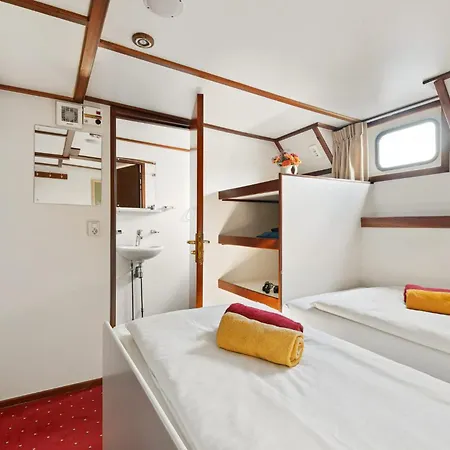 hotelboat Sarah Groningen-3