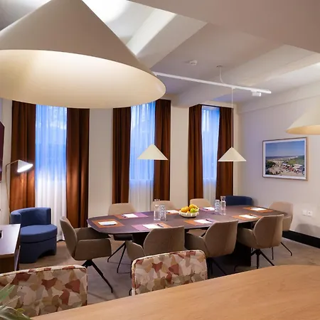 De Plesman Hotel The Hague-3