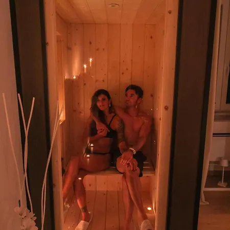 Alma Suites - Jacuzzi Livorno-3