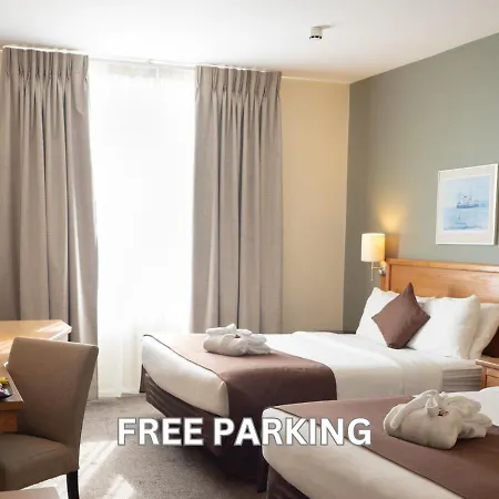Future Inn Cardiff Bay-2