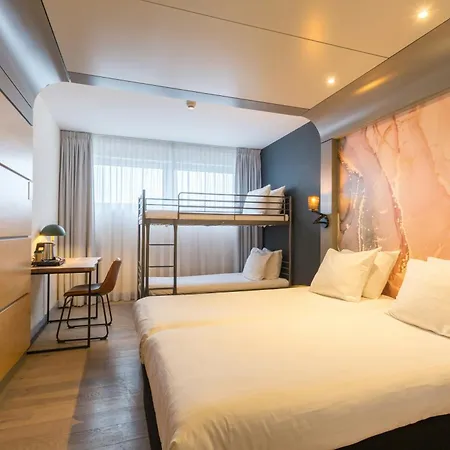 Leonardo Hotel Almere City Center-3