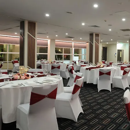 Doubletree By Hilton Cairns-2