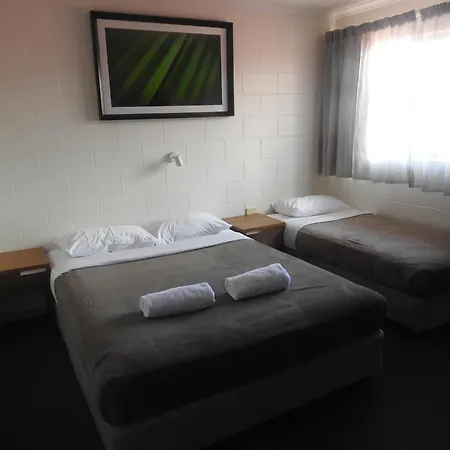 Cedar Lodge Motel-3