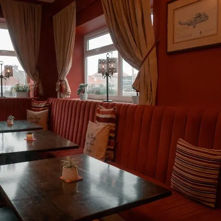 The White House Inn - Whitby-3