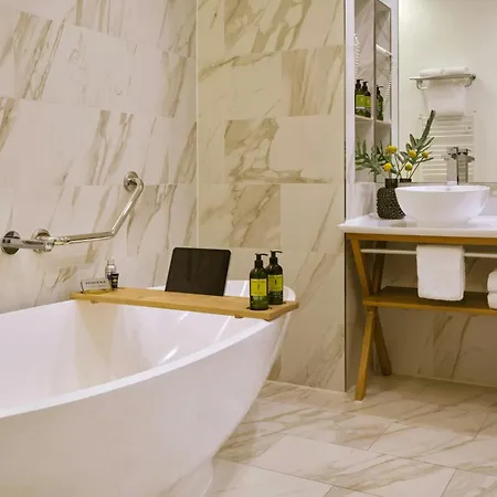 Crowne Plaza Berlin - Potsdamer Platz, an IHG Hotel-2