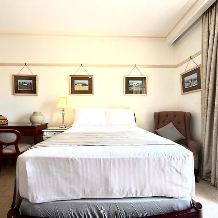 Cobb & Co Court Boutique Hotel-3